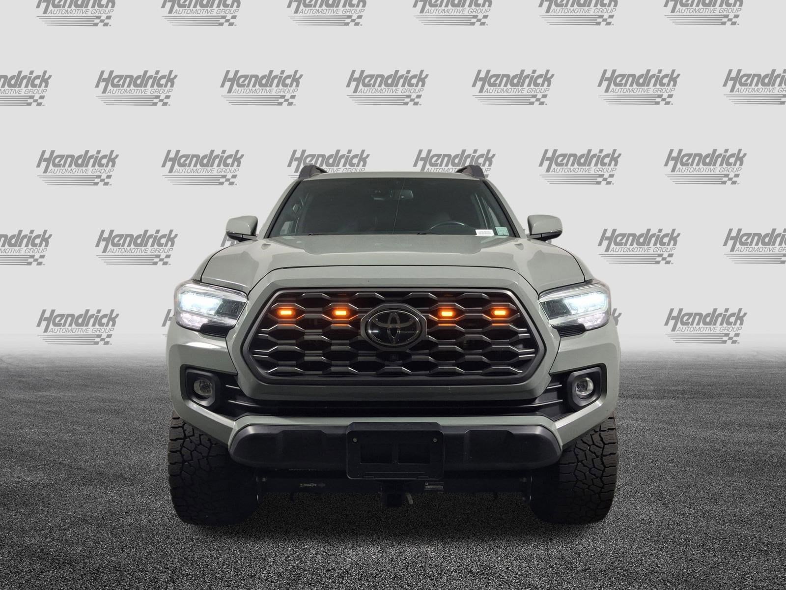 2022 Toyota Tacoma 4WD TRD Off Road photo 2