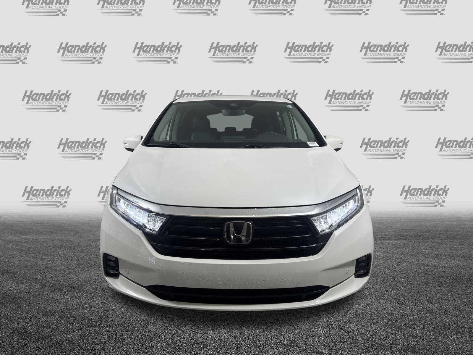 2023 Honda Odyssey Touring photo 2
