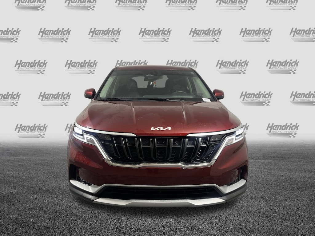 Used 2024 Kia Carnival LX Minivan