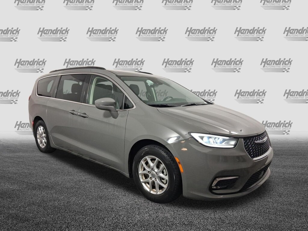 Used 2022 Chrysler Pacifica Touring L Minivan