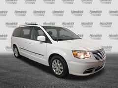 2016 Chrysler Town & Country Touring Minivan