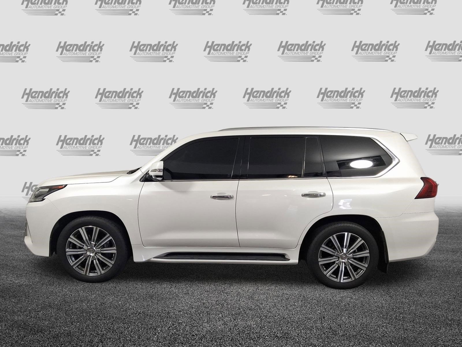 2016 LEXUS LX 570 photo 6