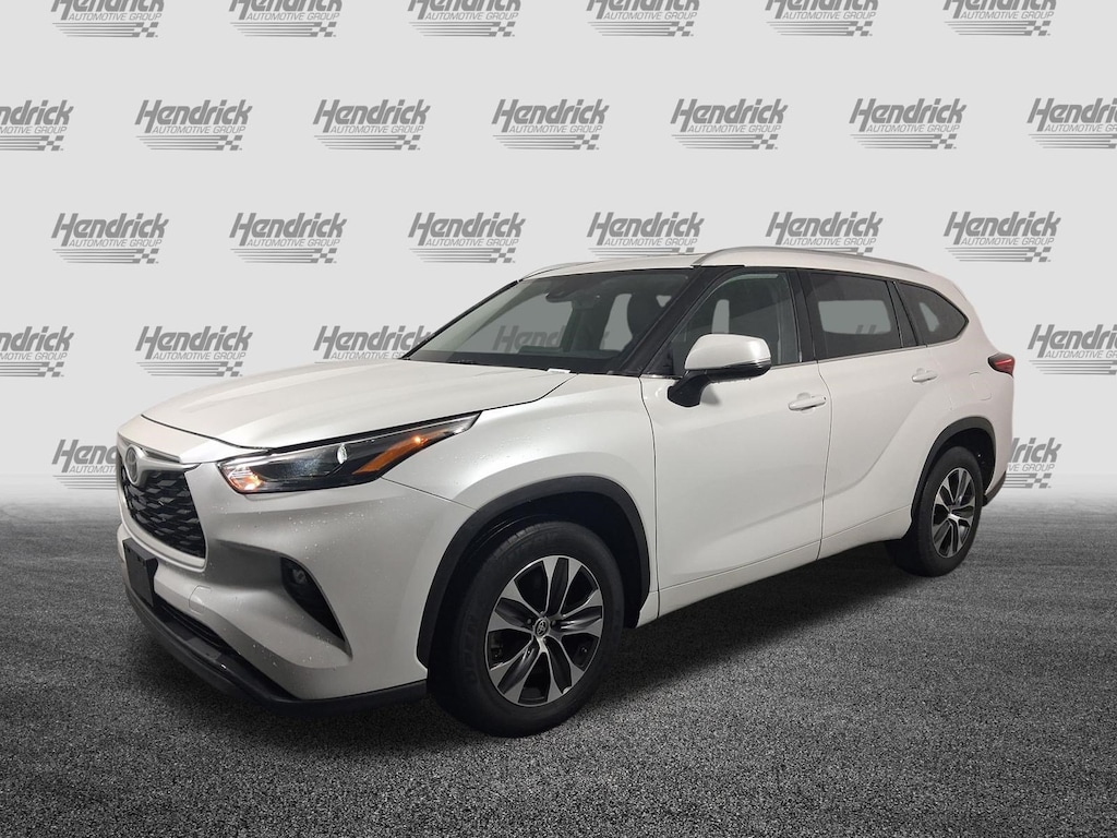 Used 2022 Toyota Highlander XLE SUV