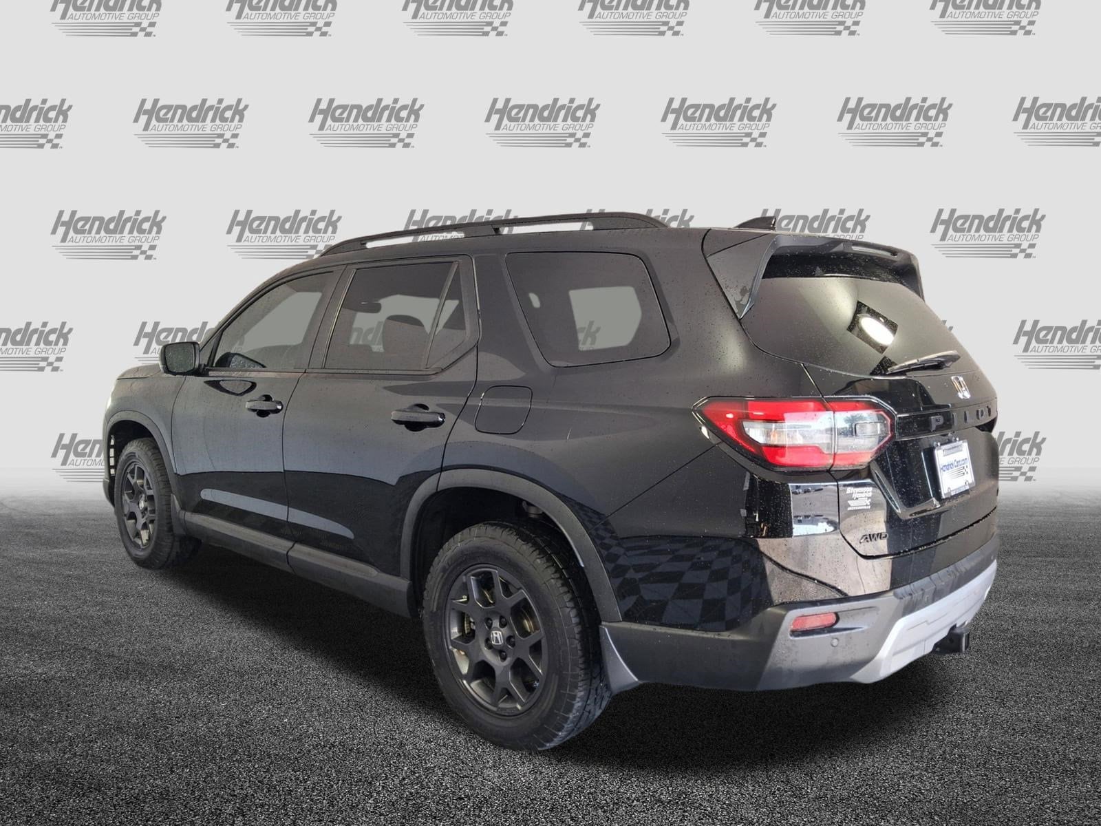 2025 Honda Pilot TrailSport photo 3