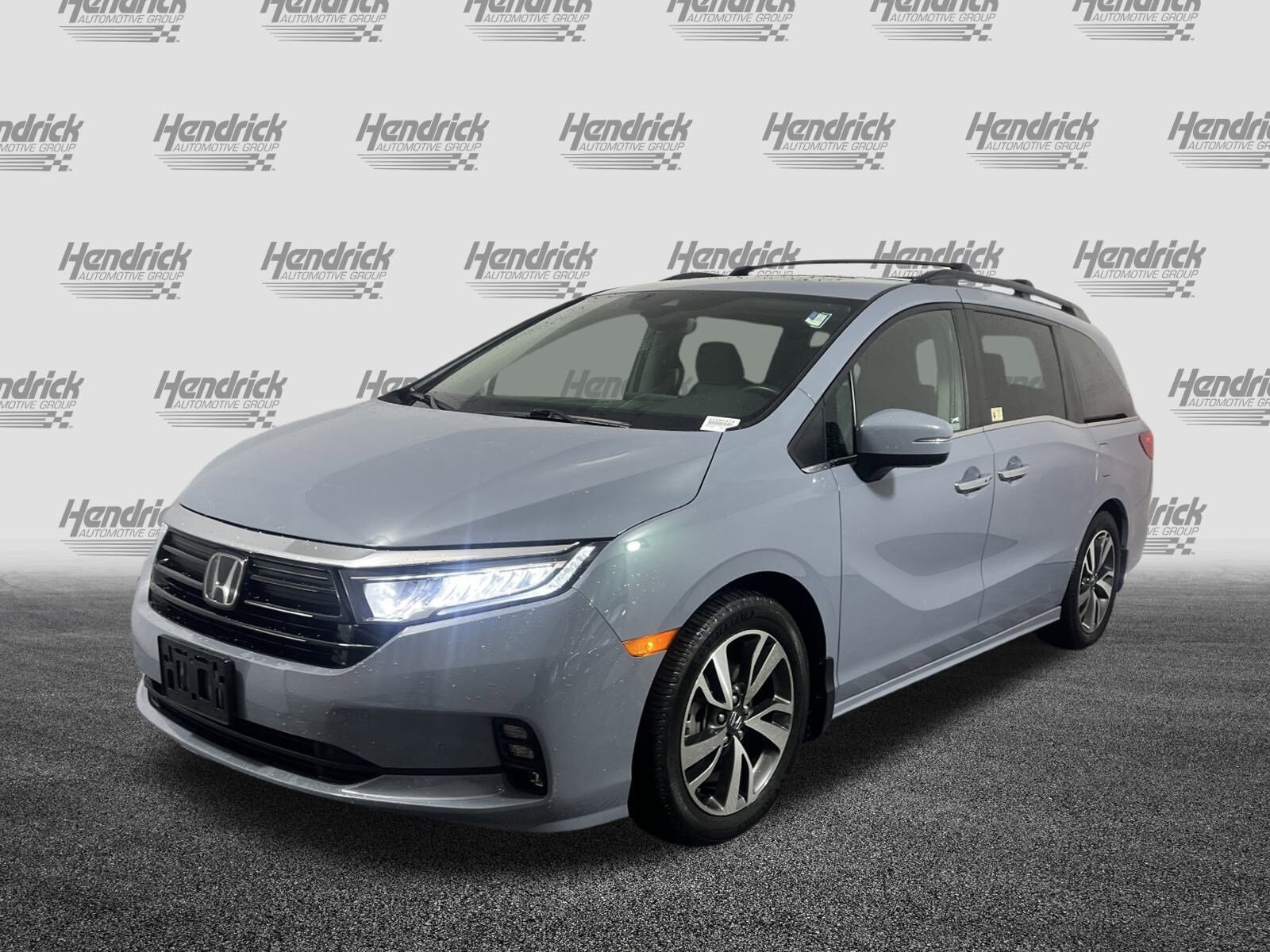 2023 Honda Odyssey Touring photo 3