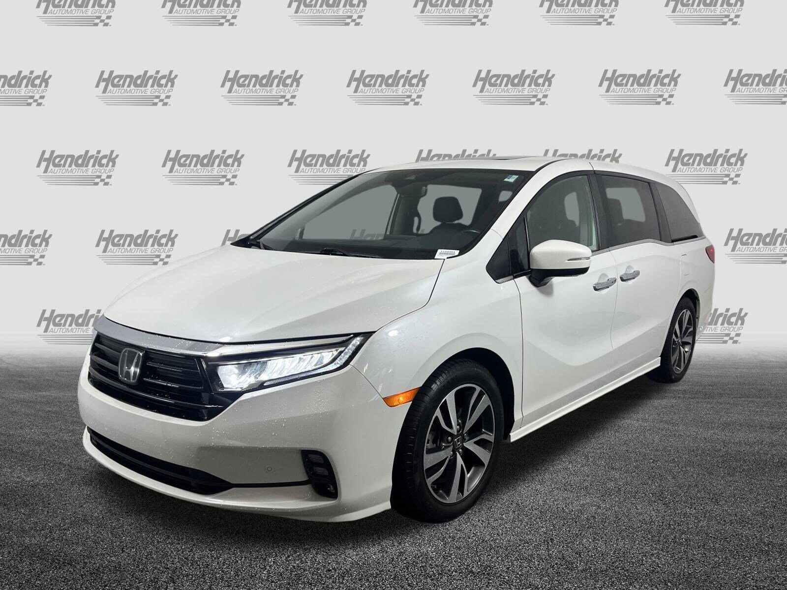 2023 Honda Odyssey Touring photo 3