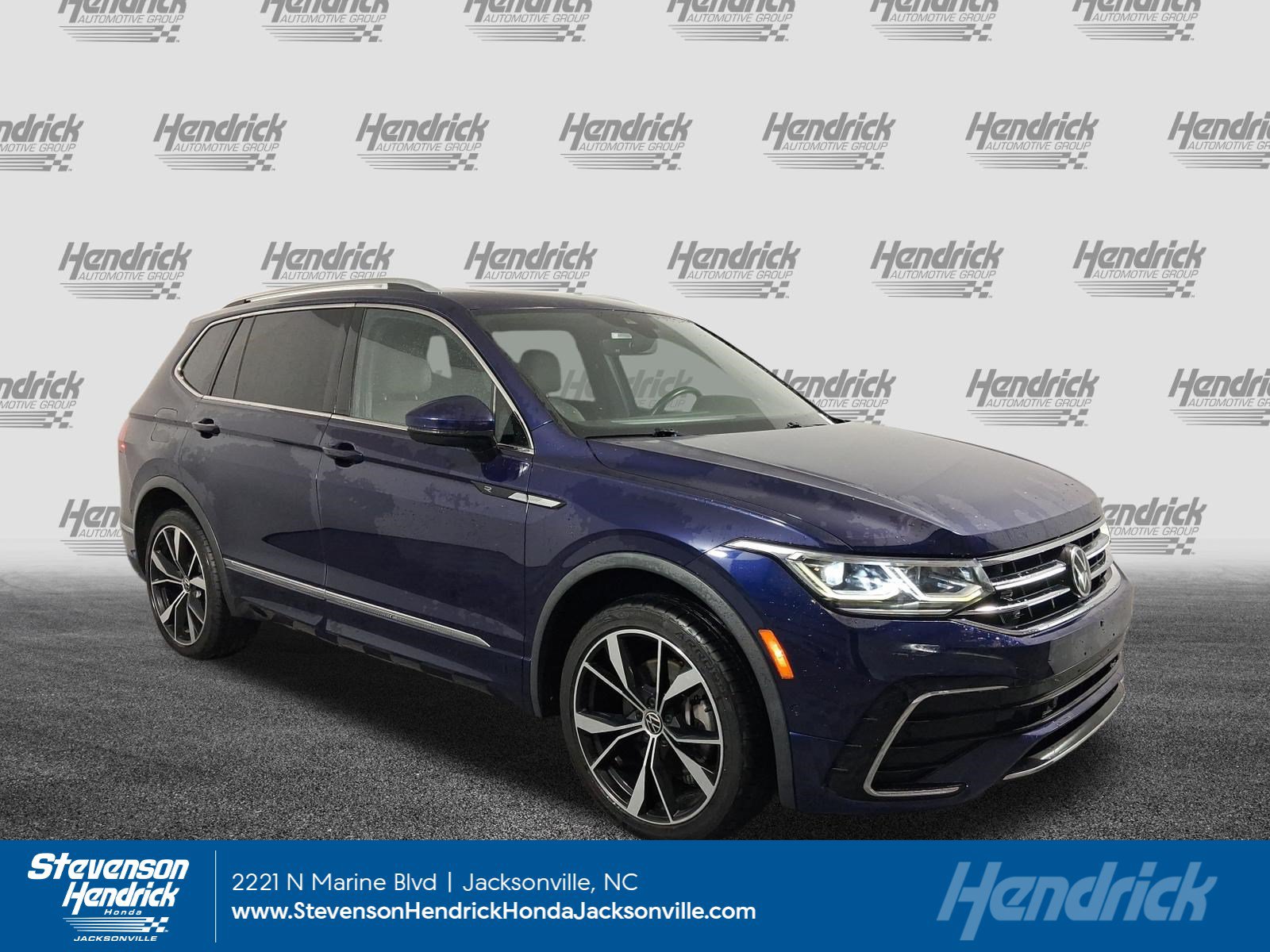 Volkswagen Tiguan SEL R-Line