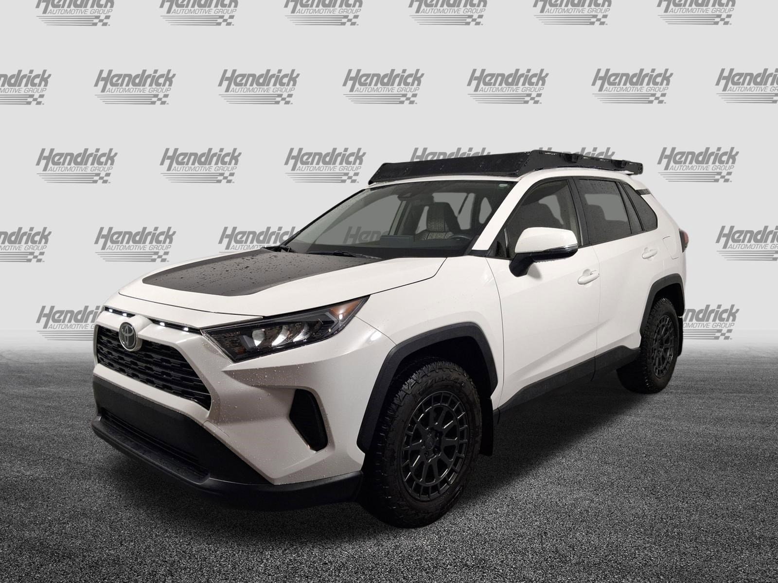 2020 Toyota RAV4 LE photo 4