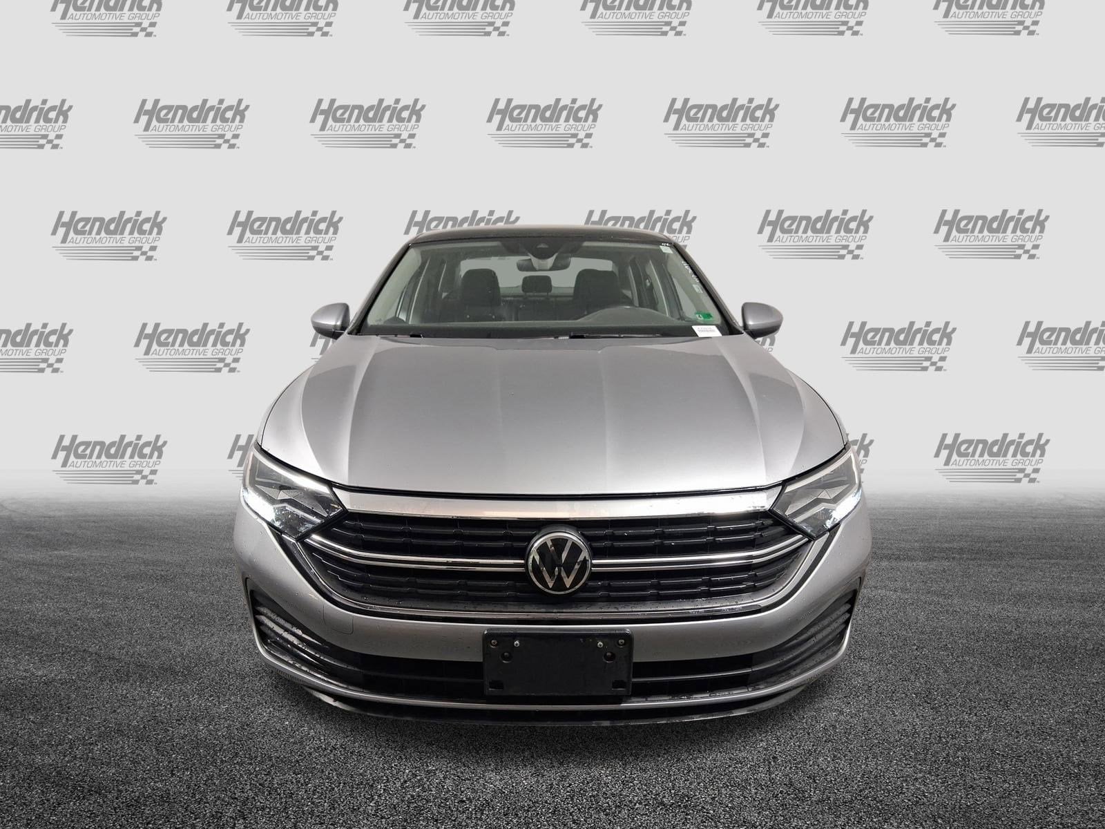 2024 Volkswagen Jetta SE photo 3