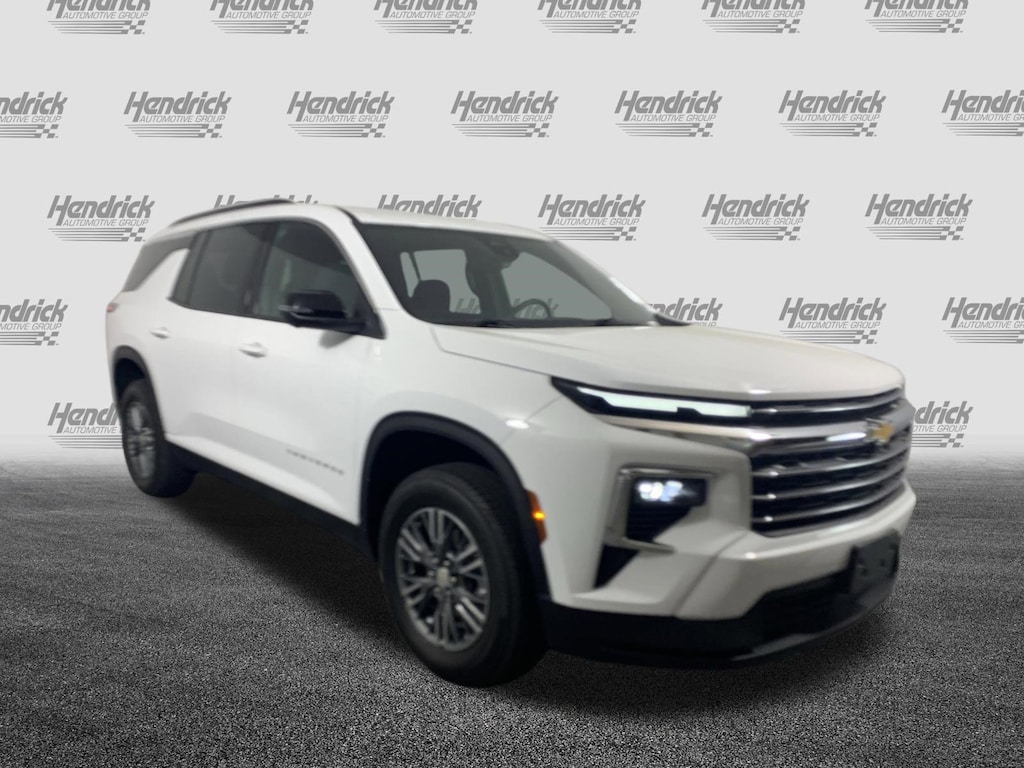 Used 2025 Chevrolet Traverse FWD LT SUV