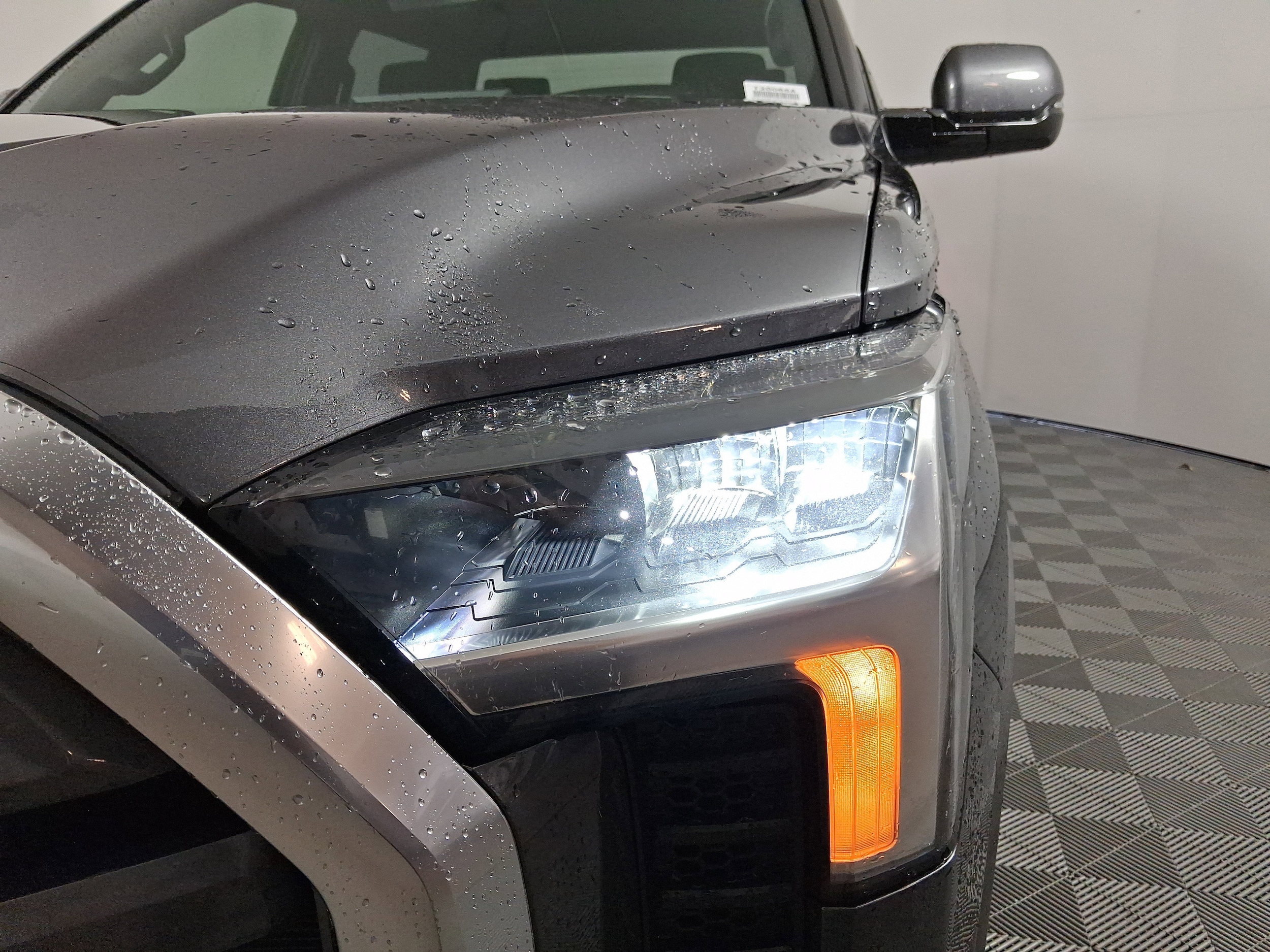 2025 Toyota Tundra 4WD Limited photo 4