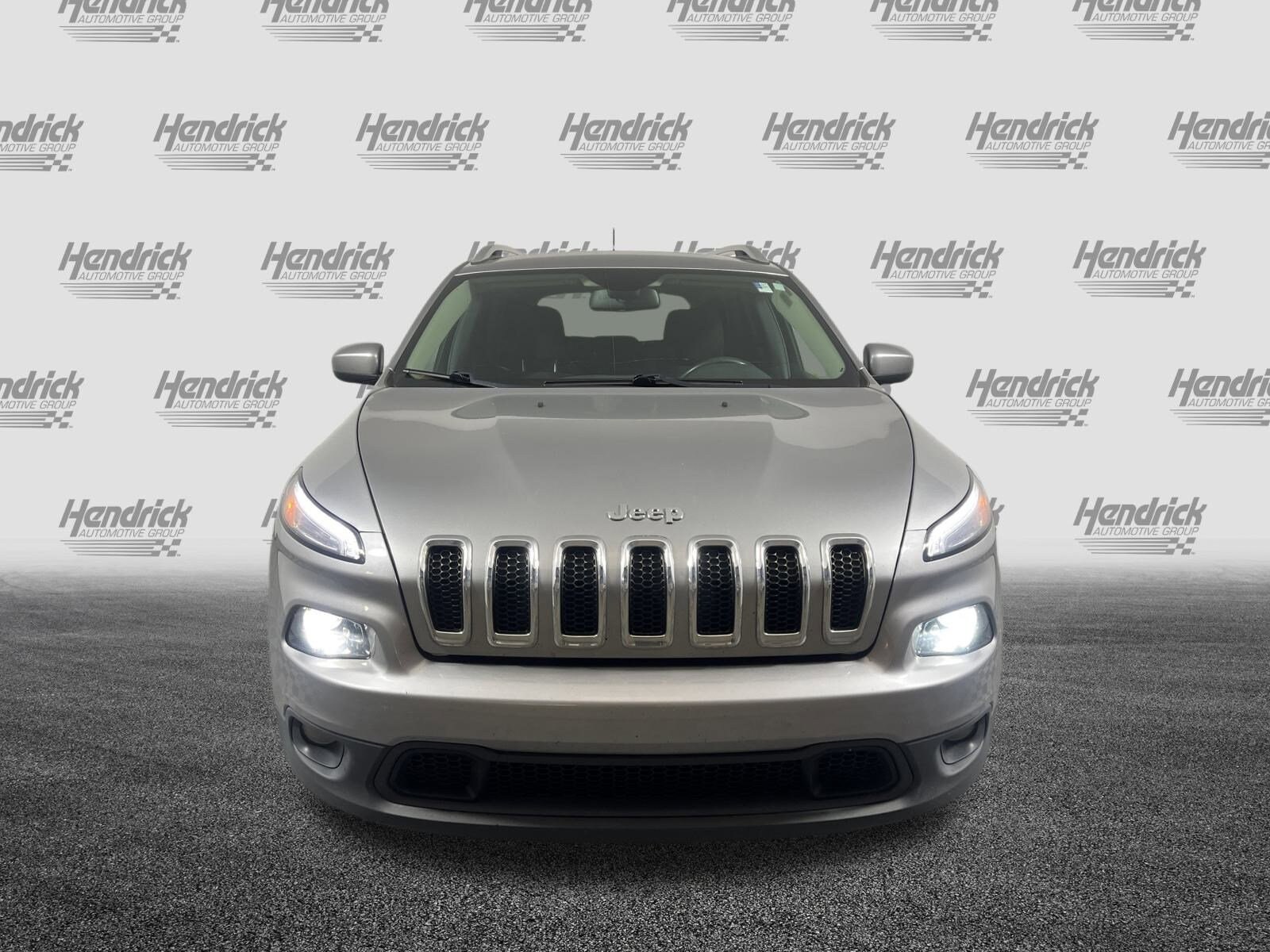 2017 Jeep Cherokee Latitude photo 2