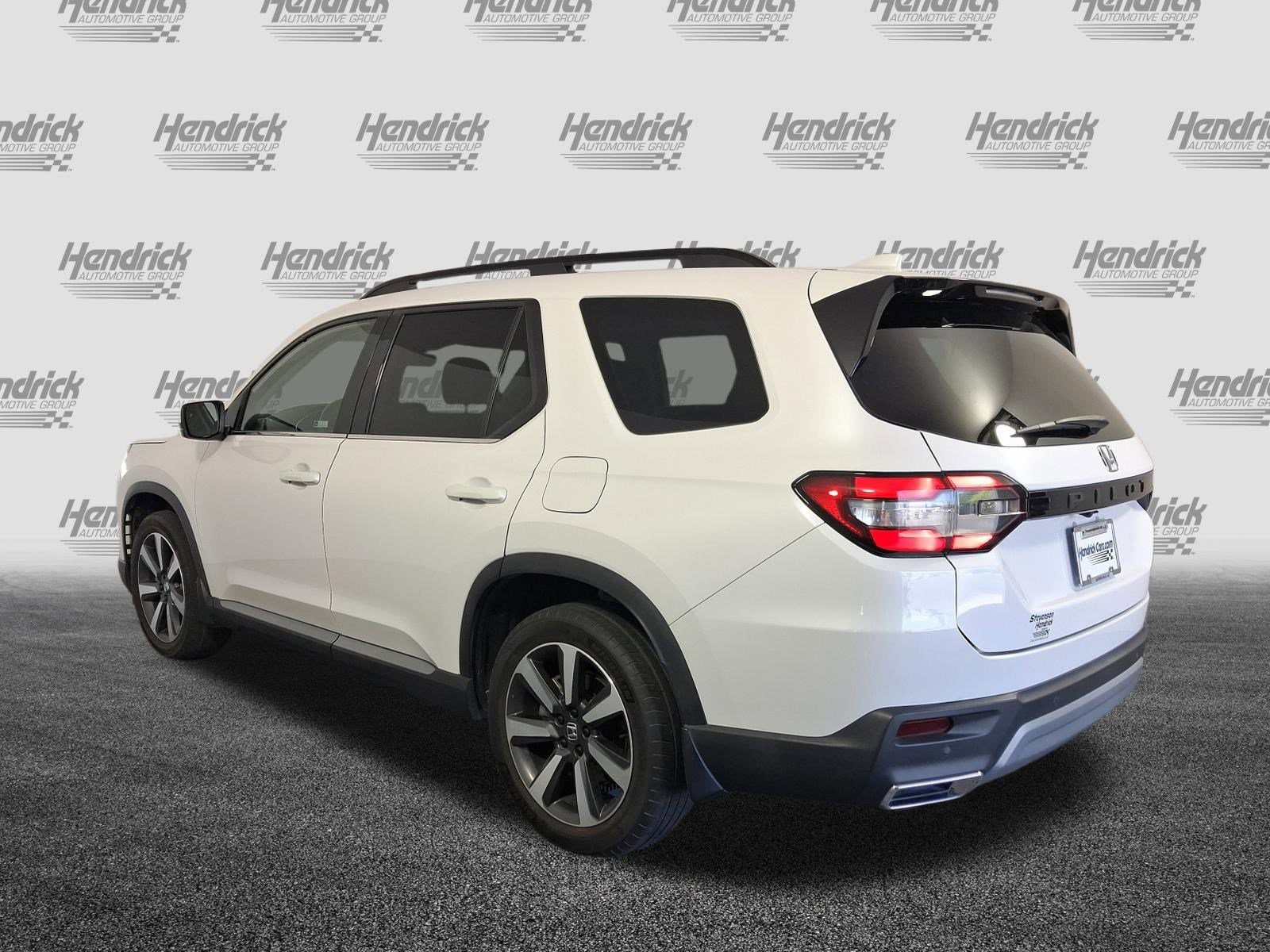 2024 Honda Pilot Touring photo 3