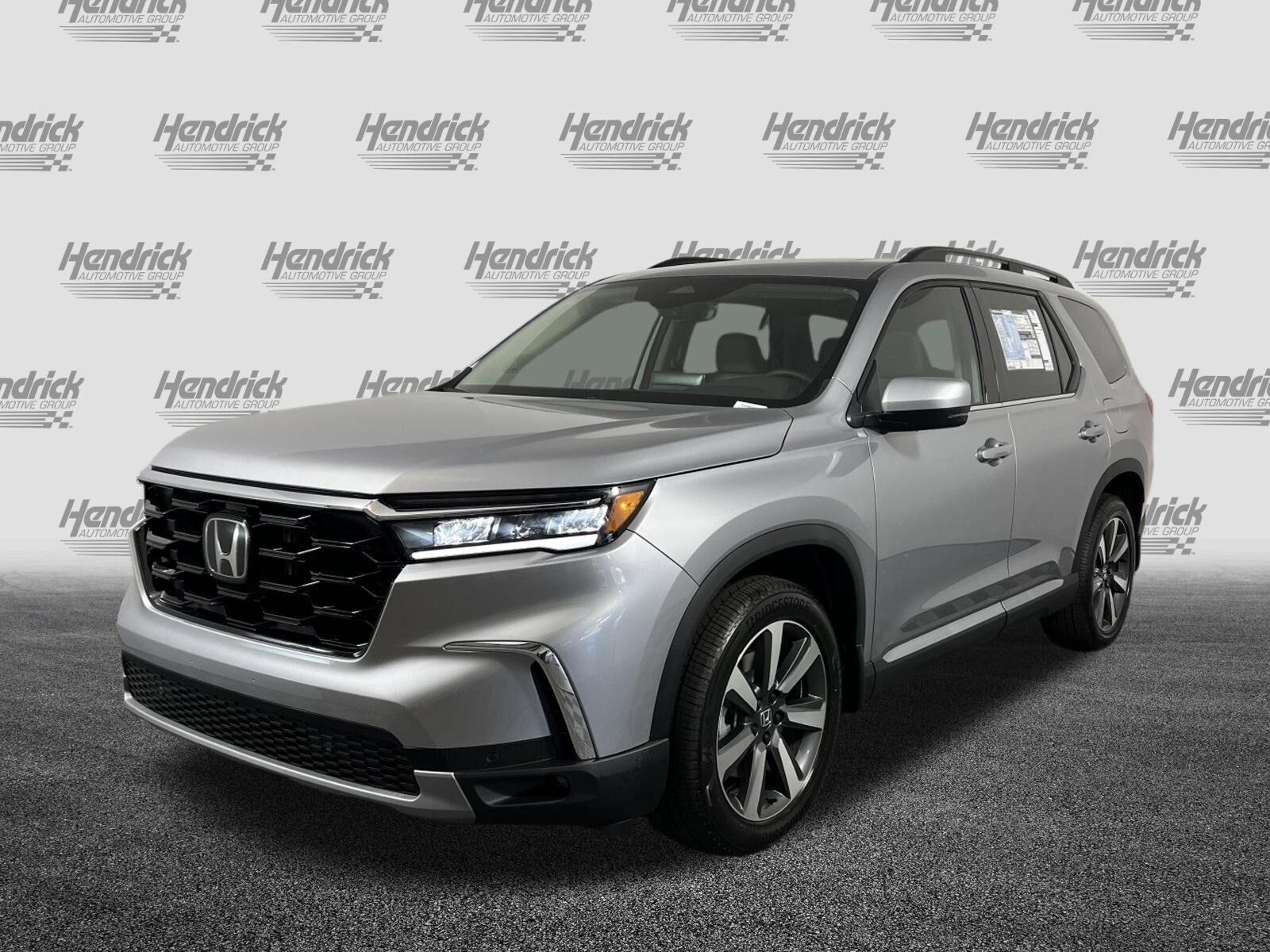 2025 Honda Pilot Touring photo 2