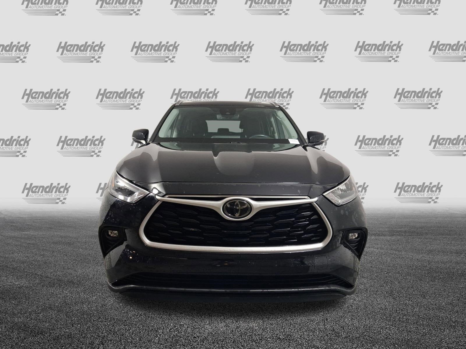 2020 Toyota Highlander XLE photo 2