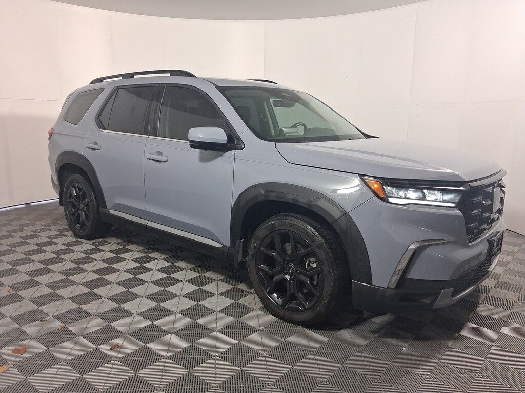 Used 2025 Honda Pilot Elite SUV