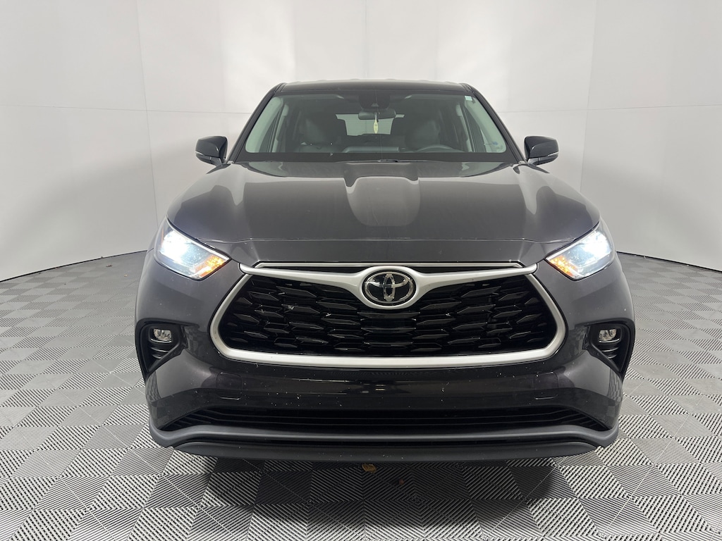 Used 2022 Toyota Highlander LE SUV