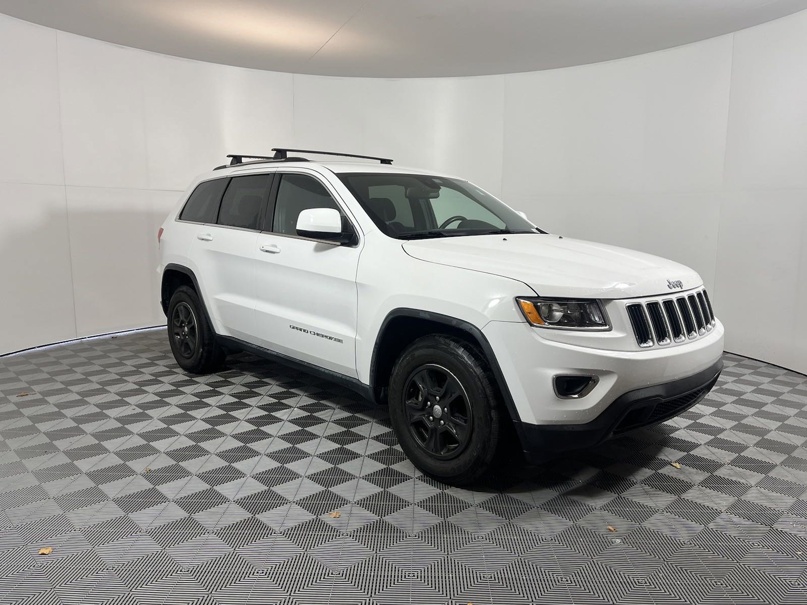 Used 2014 Jeep Grand Cherokee Laredo with VIN 1C4RJEAG2EC528898 for sale in Kansas City