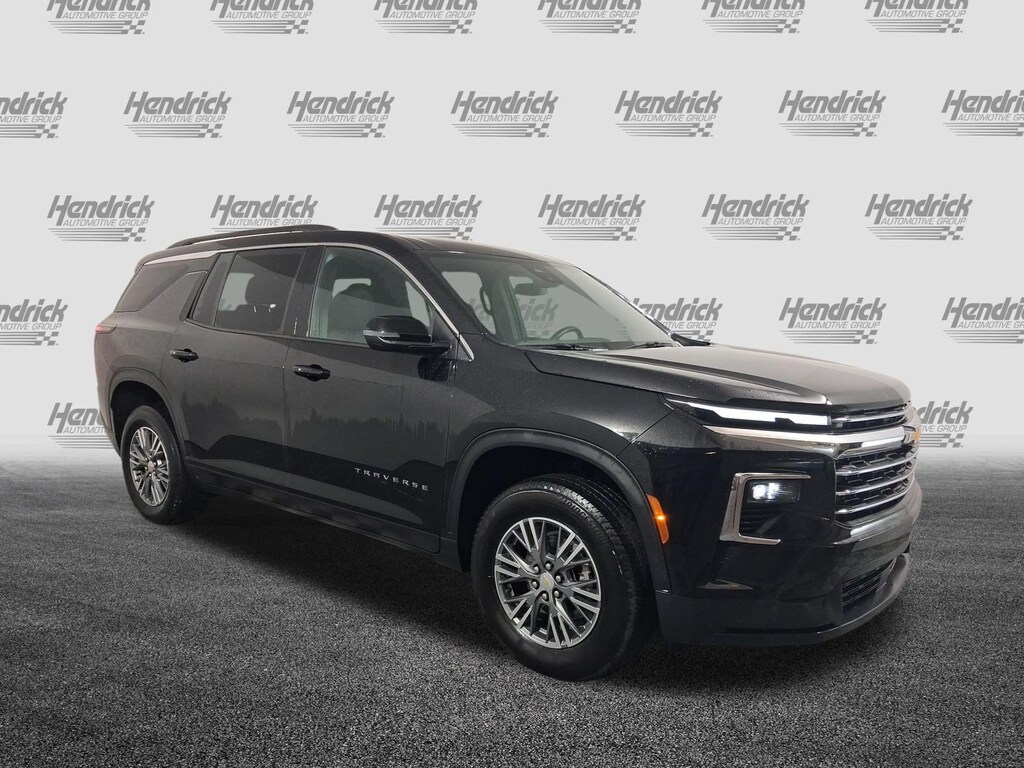 Used 2025 Chevrolet Traverse FWD LT SUV