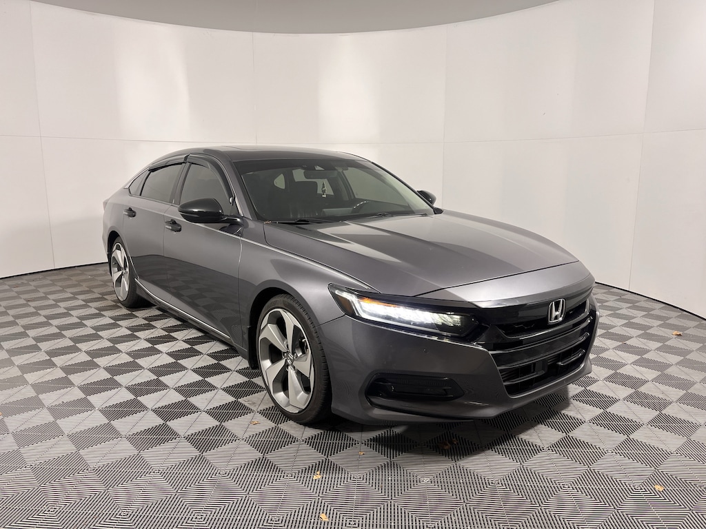 Used 2018 Honda Accord Touring 2.0T Sedan