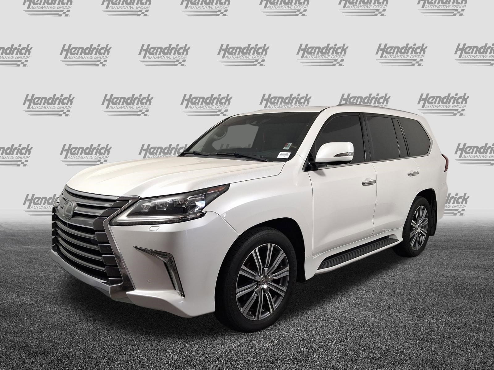 2016 LEXUS LX 570 photo 4