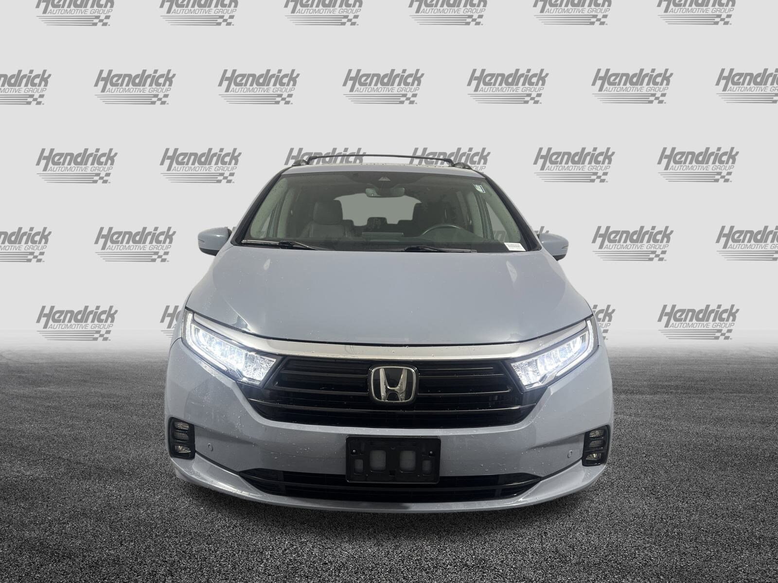 2023 Honda Odyssey Touring photo 2