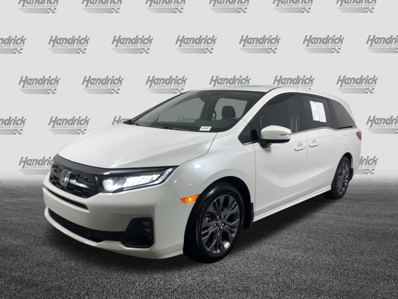 2025 Honda Odyssey Touring photo 4
