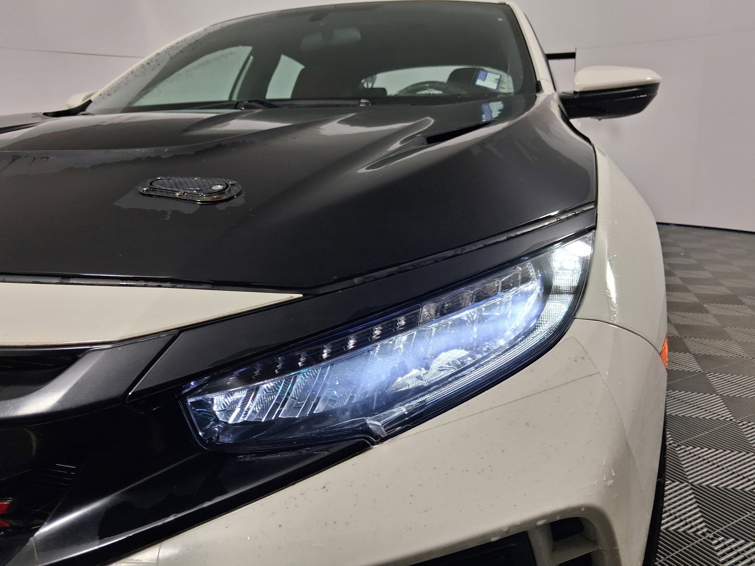 2018 Honda Civic Type R Touring photo 5