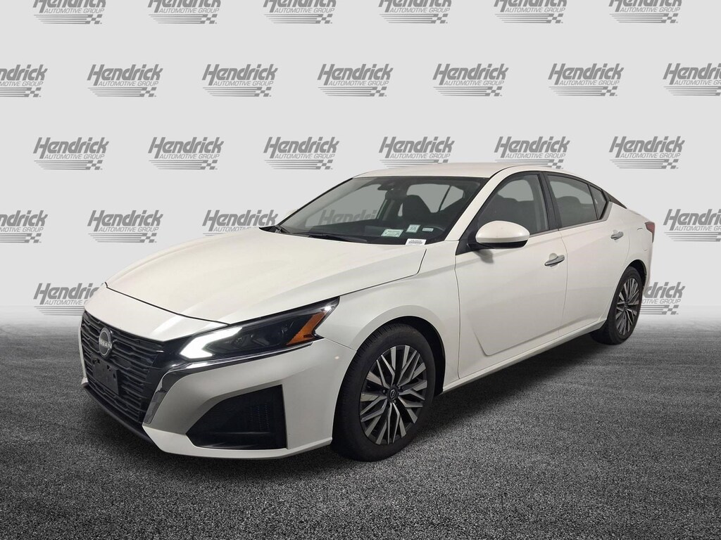 Used 2023 Nissan Altima 2.5 SV Sedan