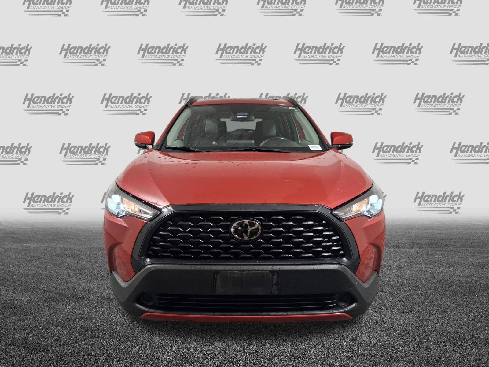 2024 Toyota Corolla Cross LE photo 2