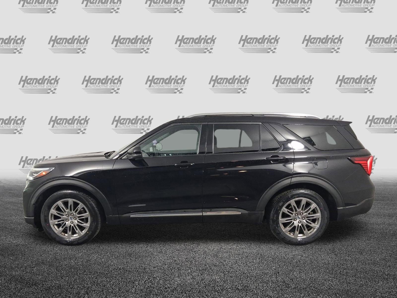 2025 Ford Explorer Platinum photo 5