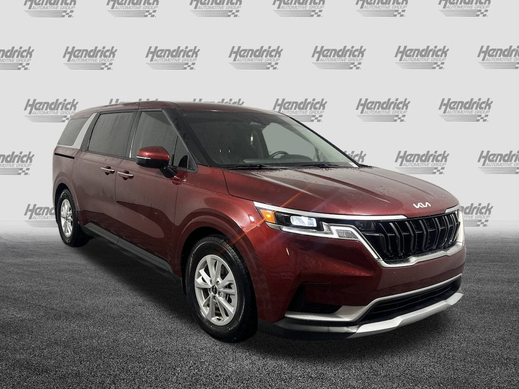 Used 2024 Kia Carnival LX Minivan