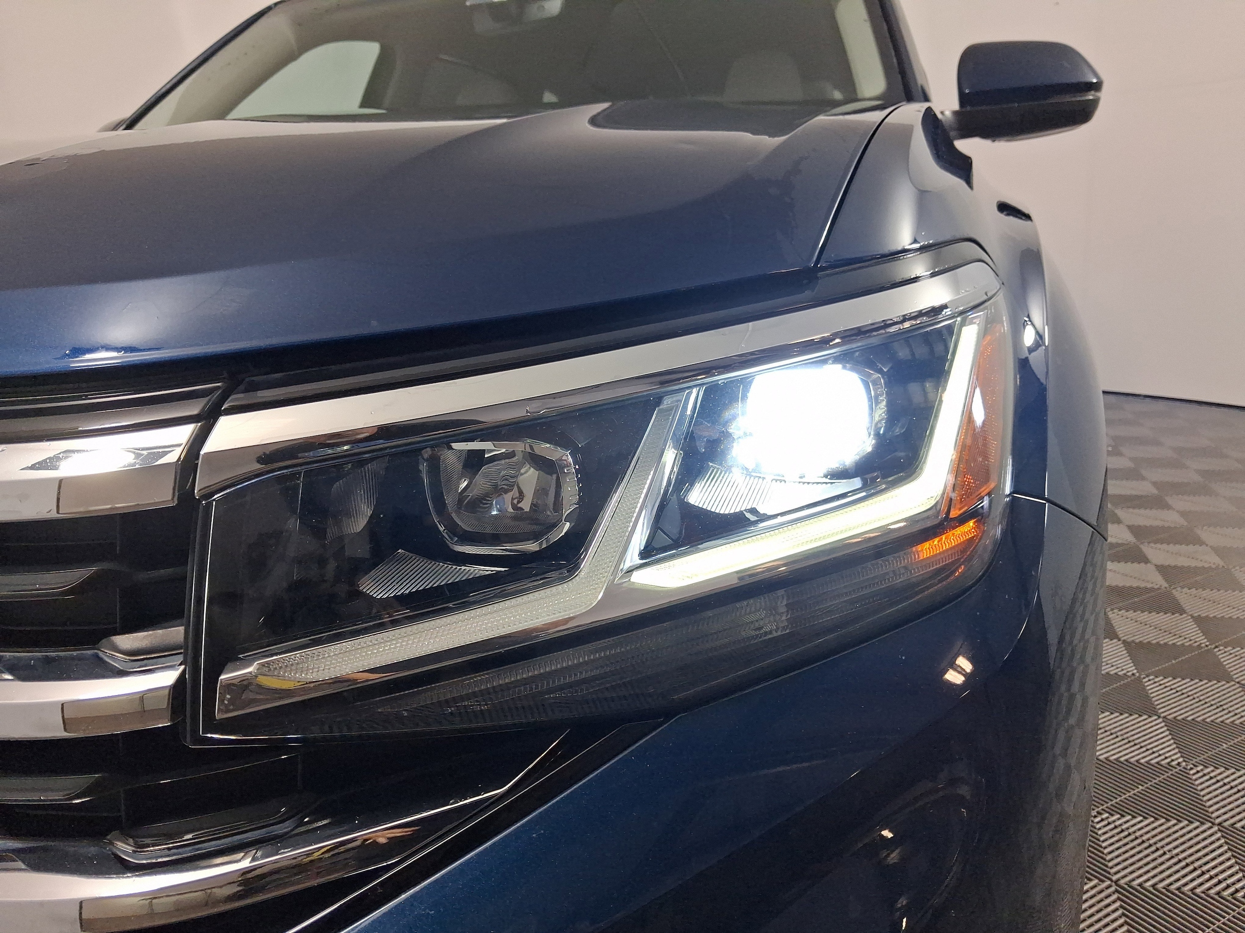 2023 Volkswagen Atlas 3.6L V6 SE w/Technology photo 5