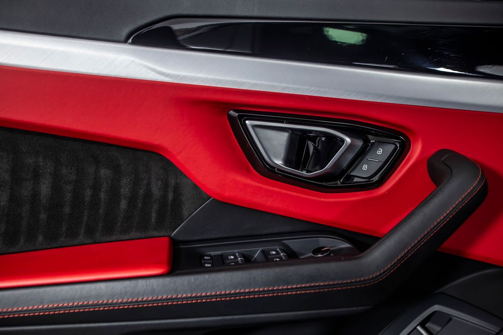2021 Lamborghini Urus Base - Photo 22