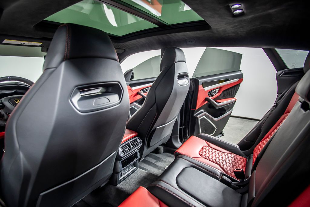 2021 Lamborghini Urus Base - Photo 24