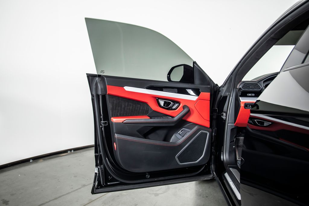 2021 Lamborghini Urus Base - Photo 21