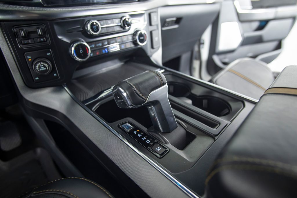 2022 Ford F-150 Platinum - Photo 11