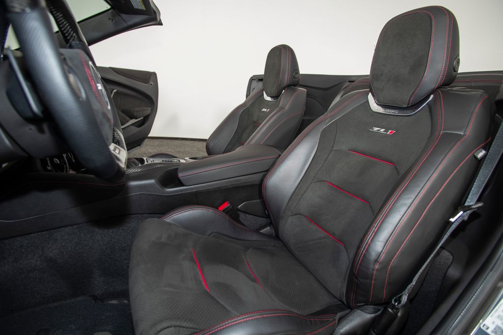 2023 Chevrolet Camaro ZL1 - Photo 3