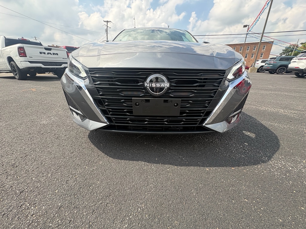 2025 Nissan Altima SV - Photo 6