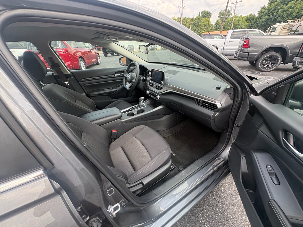 2025 Nissan Altima SV - Photo 20