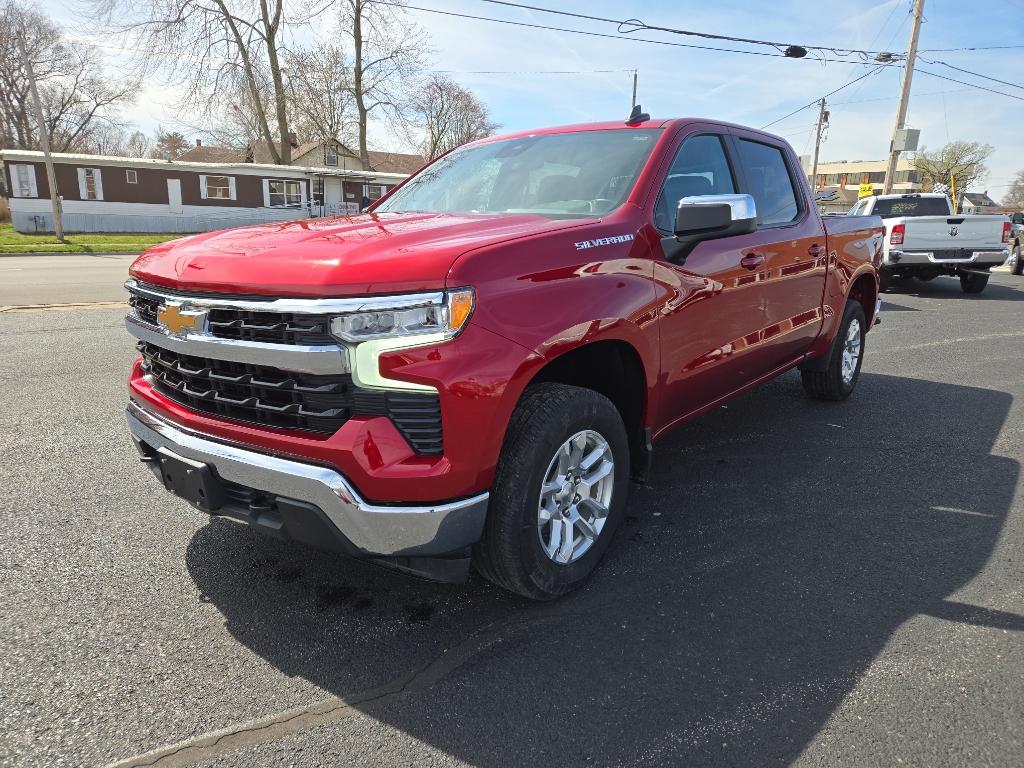 2024 Chevrolet Silverado 1500 LT photo 3