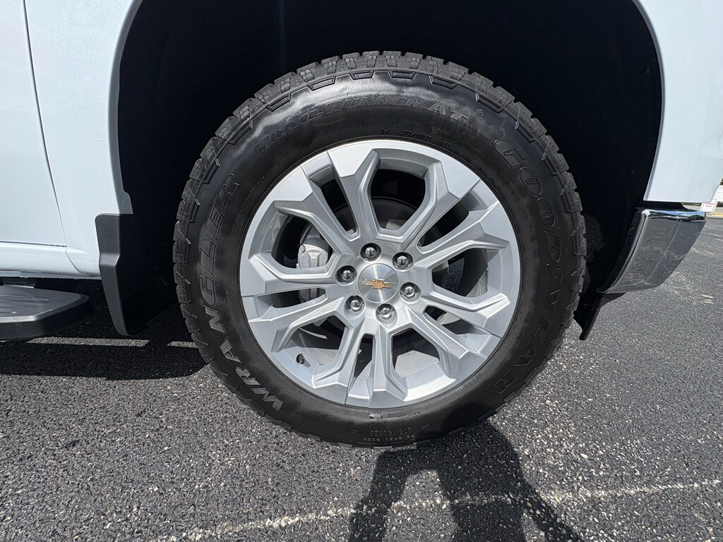 2026 Chevrolet Silverado 1500 LTZ - Photo 11