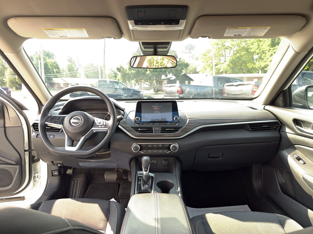 2025 Nissan Altima SV - Photo 28