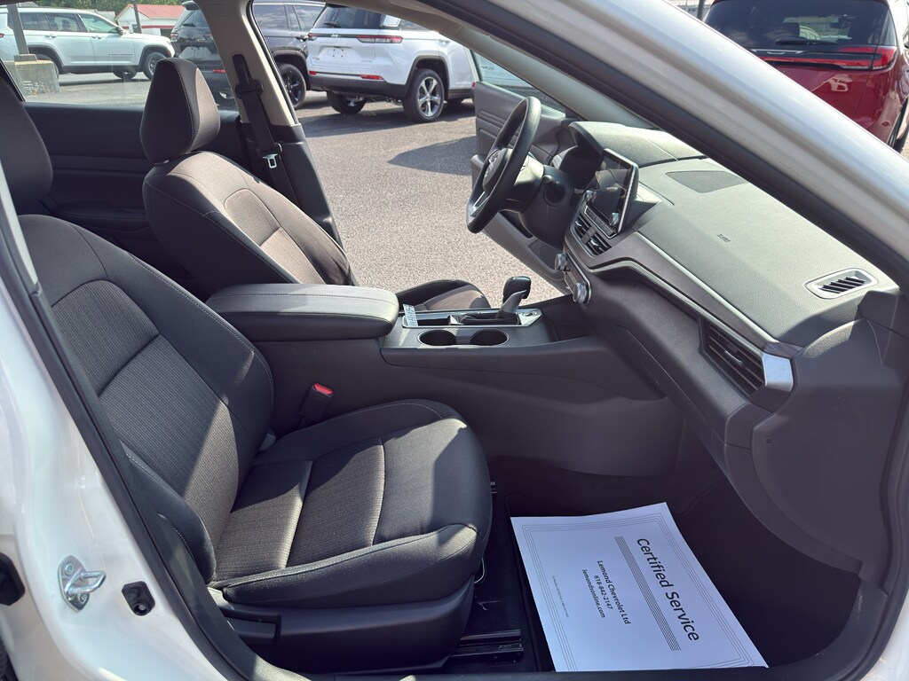 2025 Nissan Altima SV - Photo 34