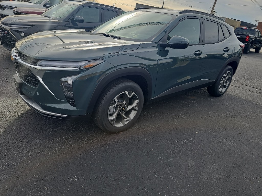 2020 Chevrolet Trax LS's photo