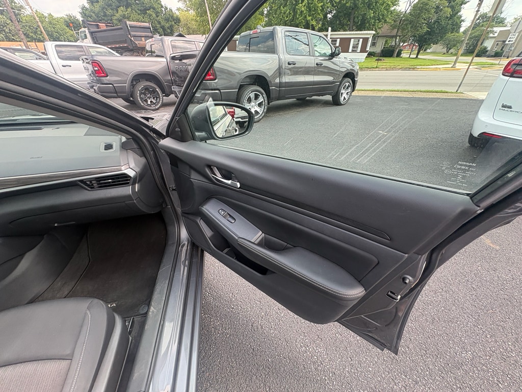 2025 Nissan Altima SV - Photo 21