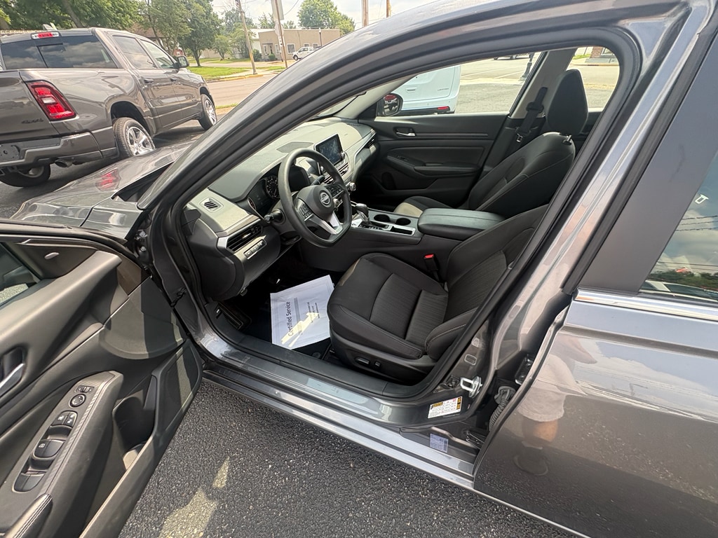 2025 Nissan Altima SV - Photo 8