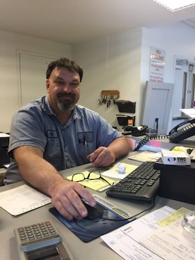 Staff member DE YOUNG from 1e0c56169104