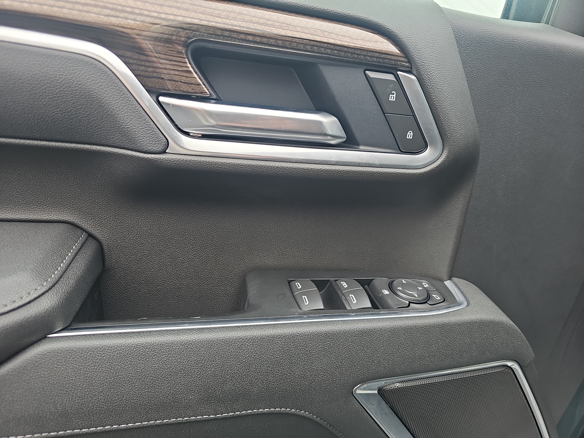 2026 Chevrolet Silverado 1500 LT - Photo 10