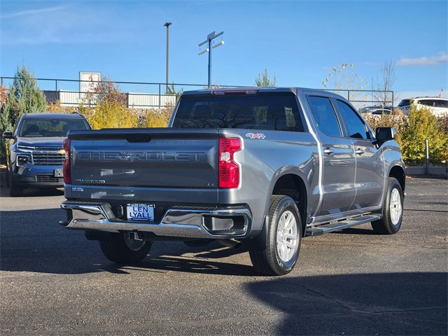 2022 Chevrolet Silverado 1500 LT photo 3